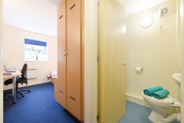 1 bed flat, Vicarage Hill, City Centre, Wrexham, LL137HN - Image 10